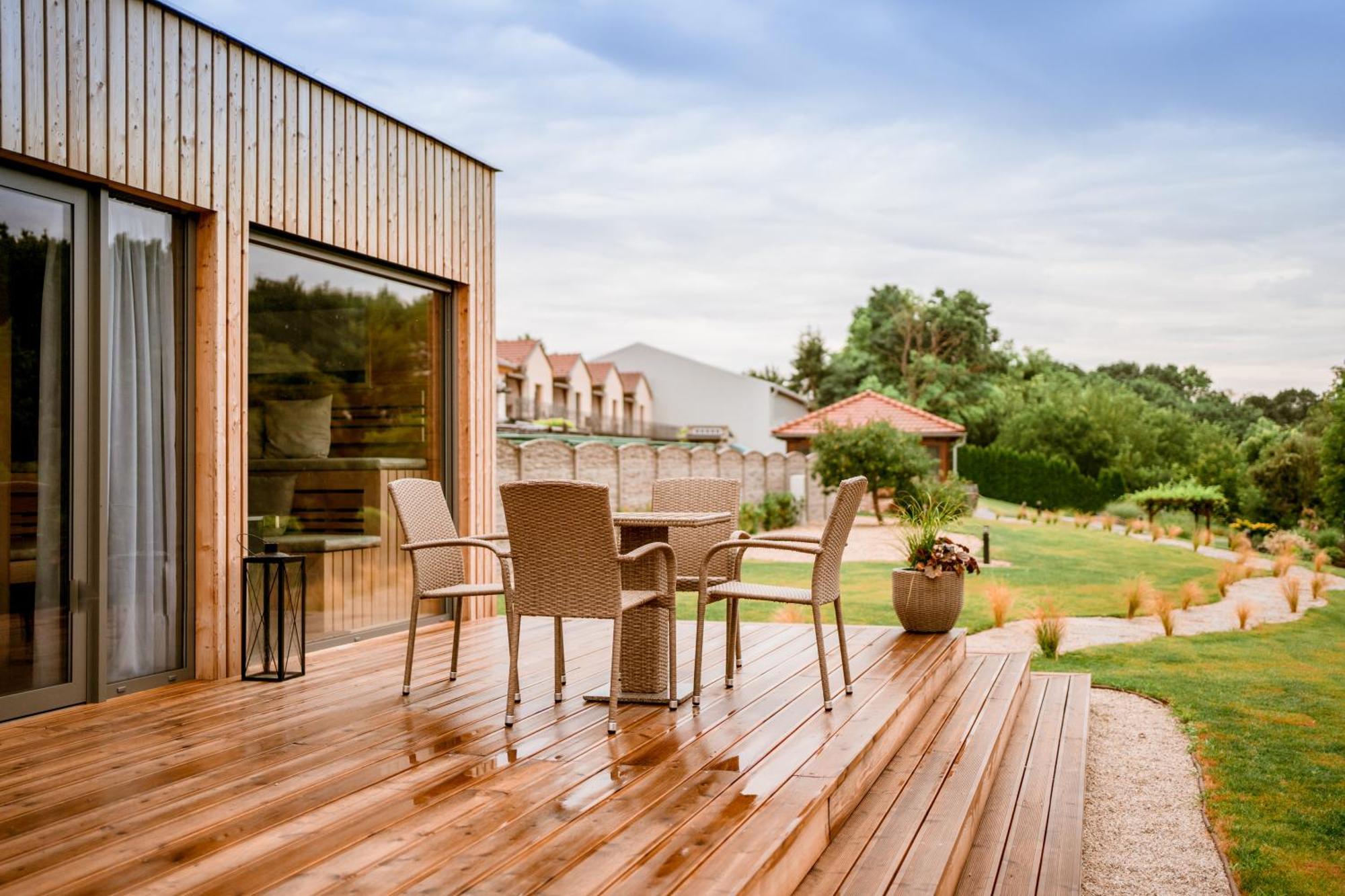 Penzion Vcelarsky Dvur Lednice Exterior foto