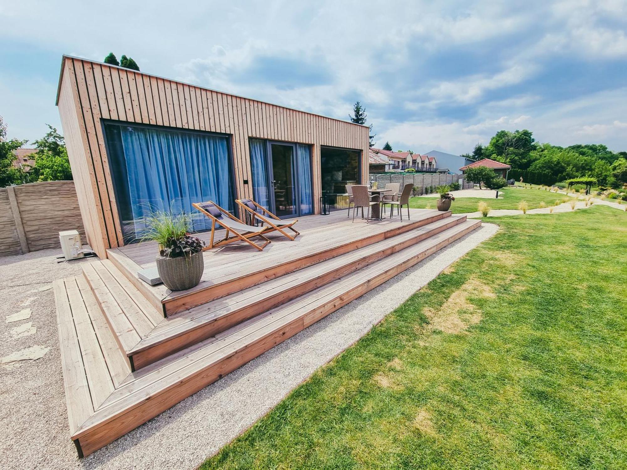 Penzion Vcelarsky Dvur Lednice Exterior foto